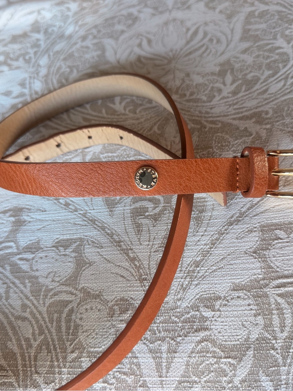 Steve Madden Women’s Tan Leather Belt with Gold Buckle - Picture 2 of 5